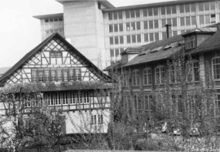 VII.419.:34.1.1.1.1.1.03.03. Landihaus mit altem und neuen Verwaltungsgebäude (1953)