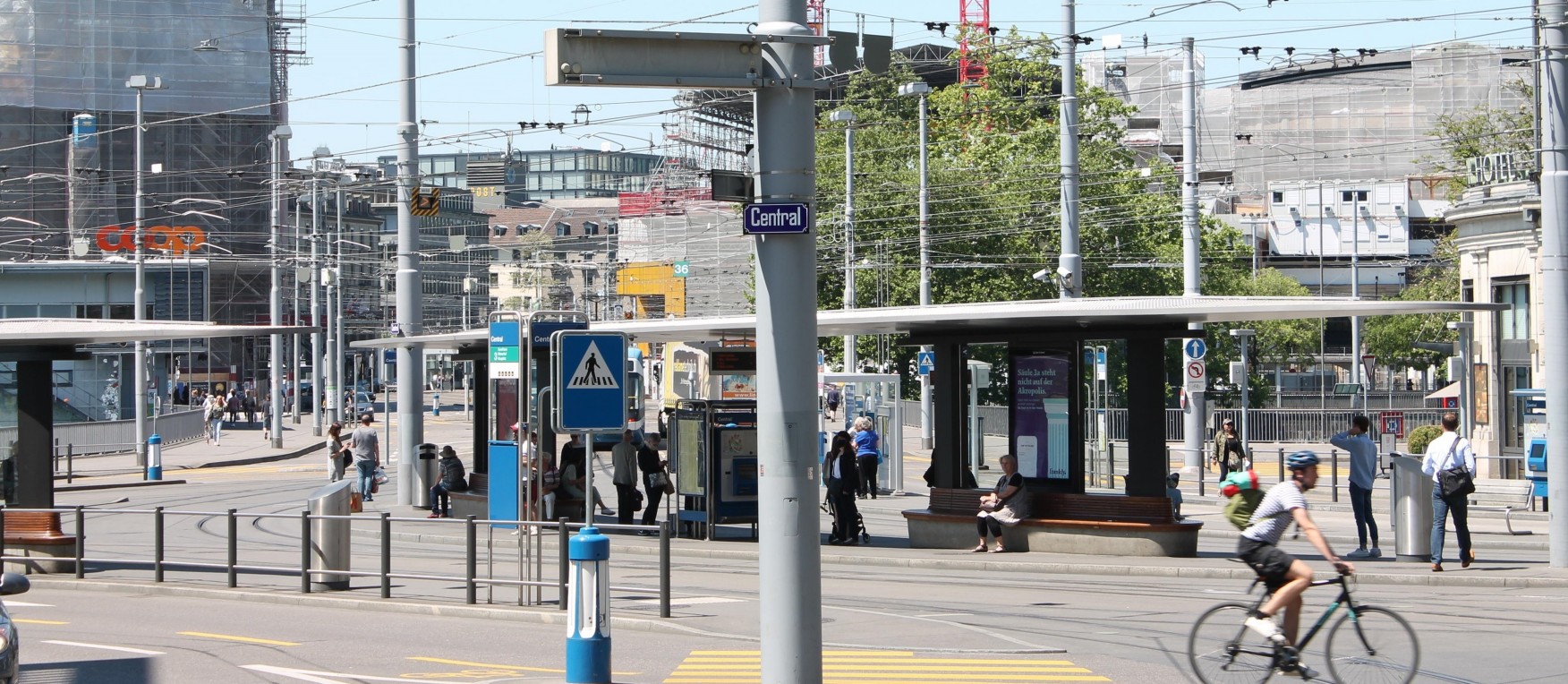 Central mit Papierwerdareal und Hauptbahnhof im Hintergrund, 2020