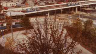 1980, der Hardplatz und dahinter die Hardbrücke (Quelle: VBZ)