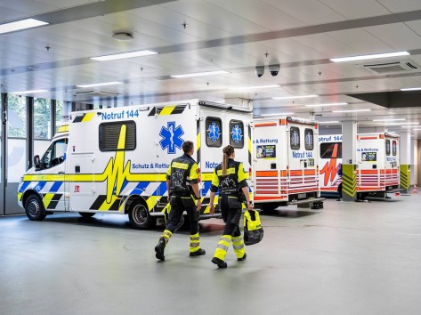 Wache Zentrum Fahrzeughalle