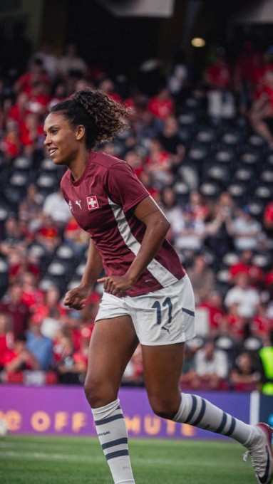 Coumba Sow bei einem Spiel für das Schweizer Nationalteam.