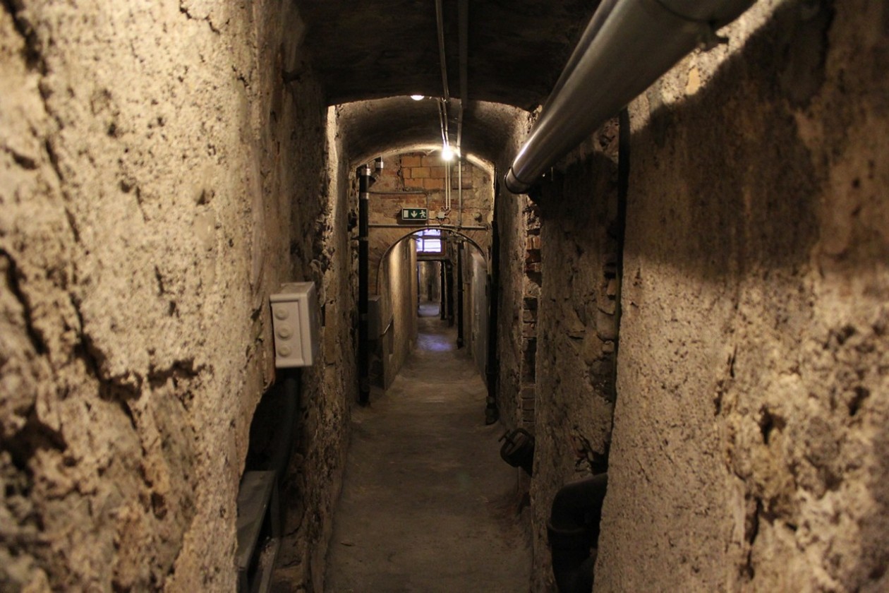 Enge Gasse, ein sogenannter Ehgraben, in der Zürcher Altstadt.