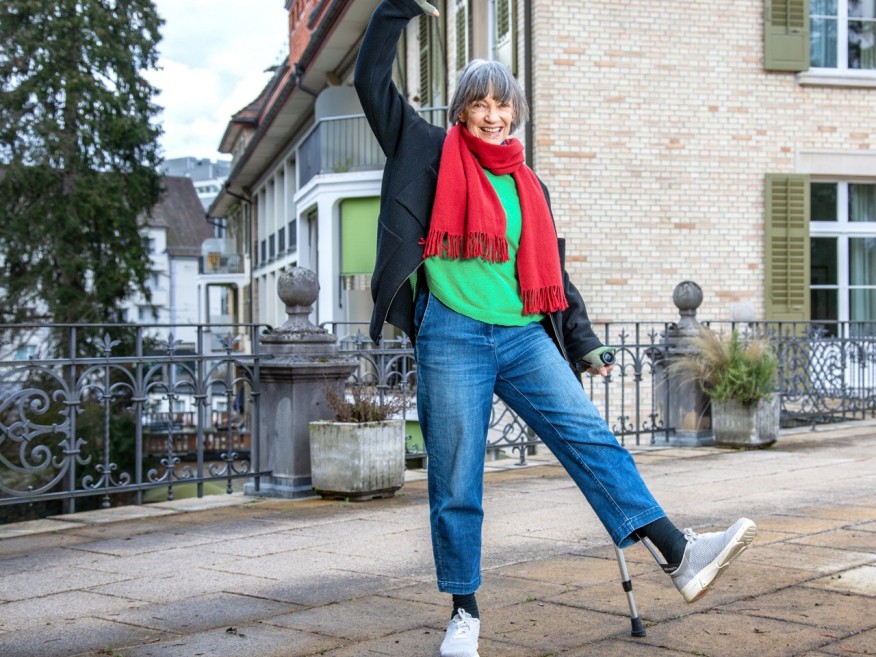 Eliane Wiget posiert wie eine Eisluferin