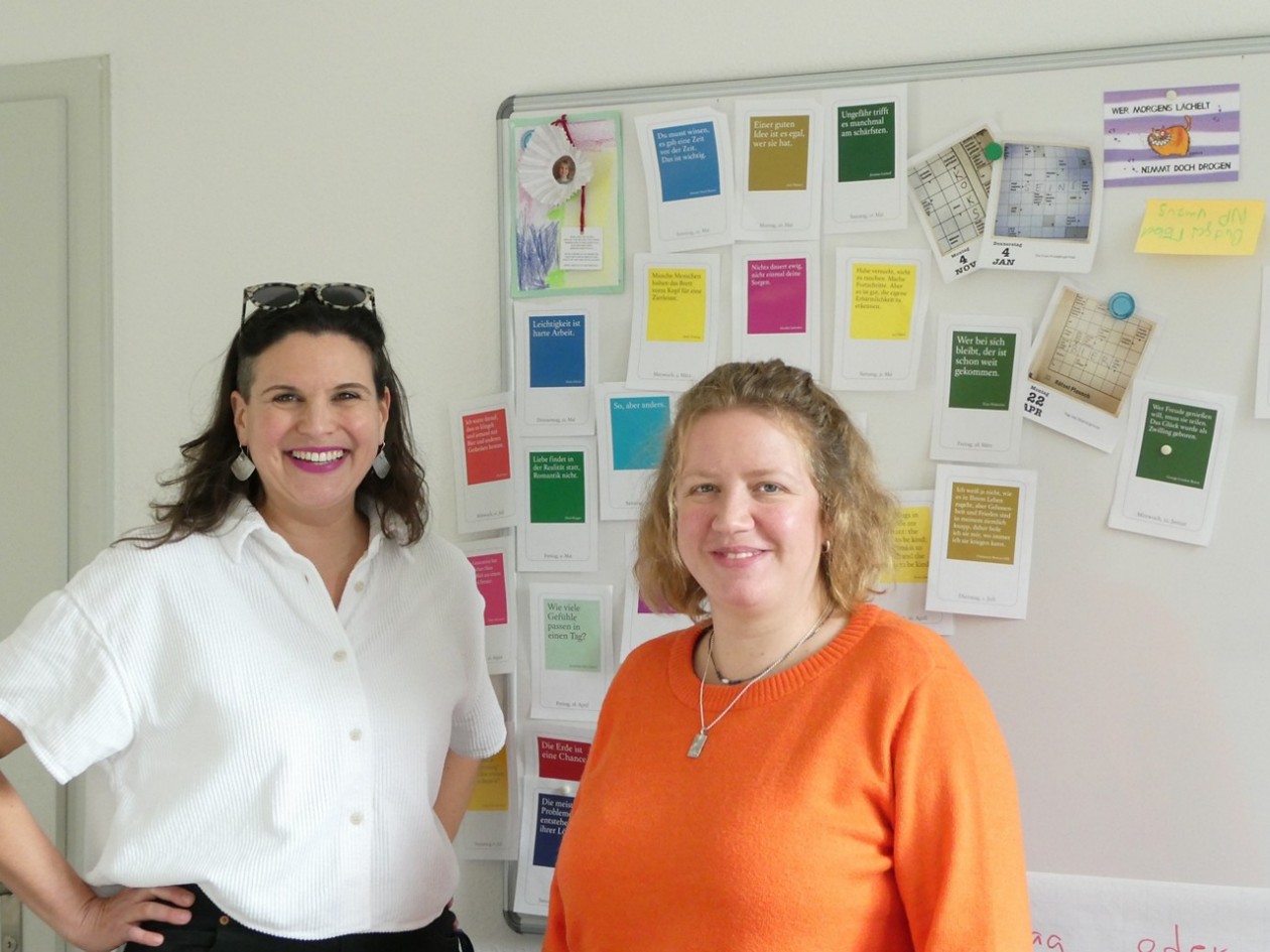 Das Bild zeigt Sylvie Jossi & Julia Kemmerling