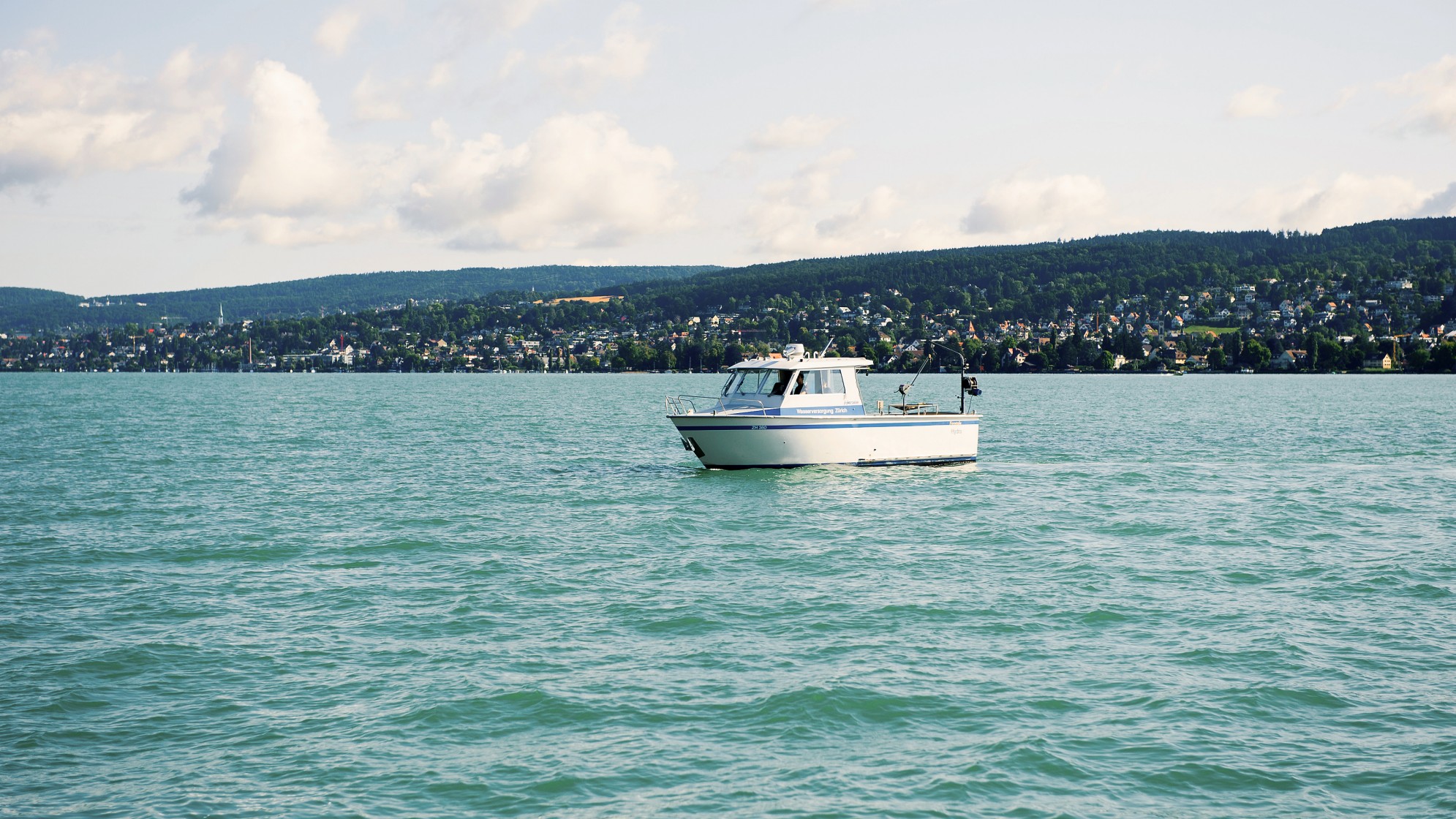 Der Zürichsee stellt der grösste Trinkwasserspeicher für die Stadt Zürich und die umliegenden Gemeinden dar. 