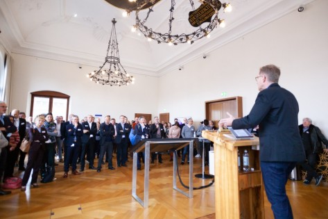 Der Zürcher Stadtrat zusammen mit dem höchsten Kader der Stadtverwaltung unterzeichnet den Digital-Pakt.