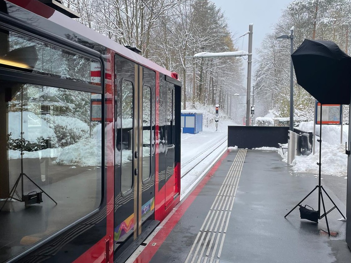 MKZ Fotoshooting mit Dolderbahn im Schnee