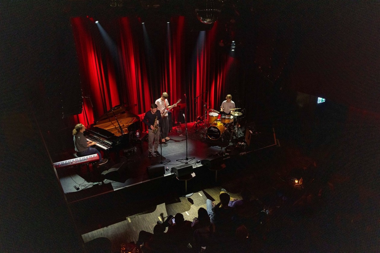 Die Bühne des Jazzclub Moods