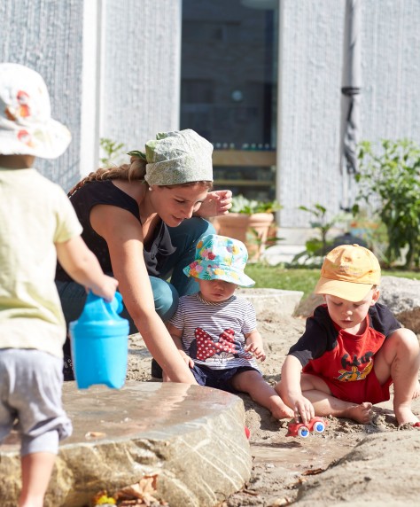 Spielen im Sand Spielen im Sand