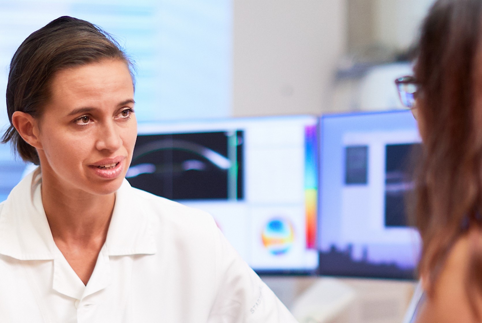 Ärztin im Gespräch mit Patientin