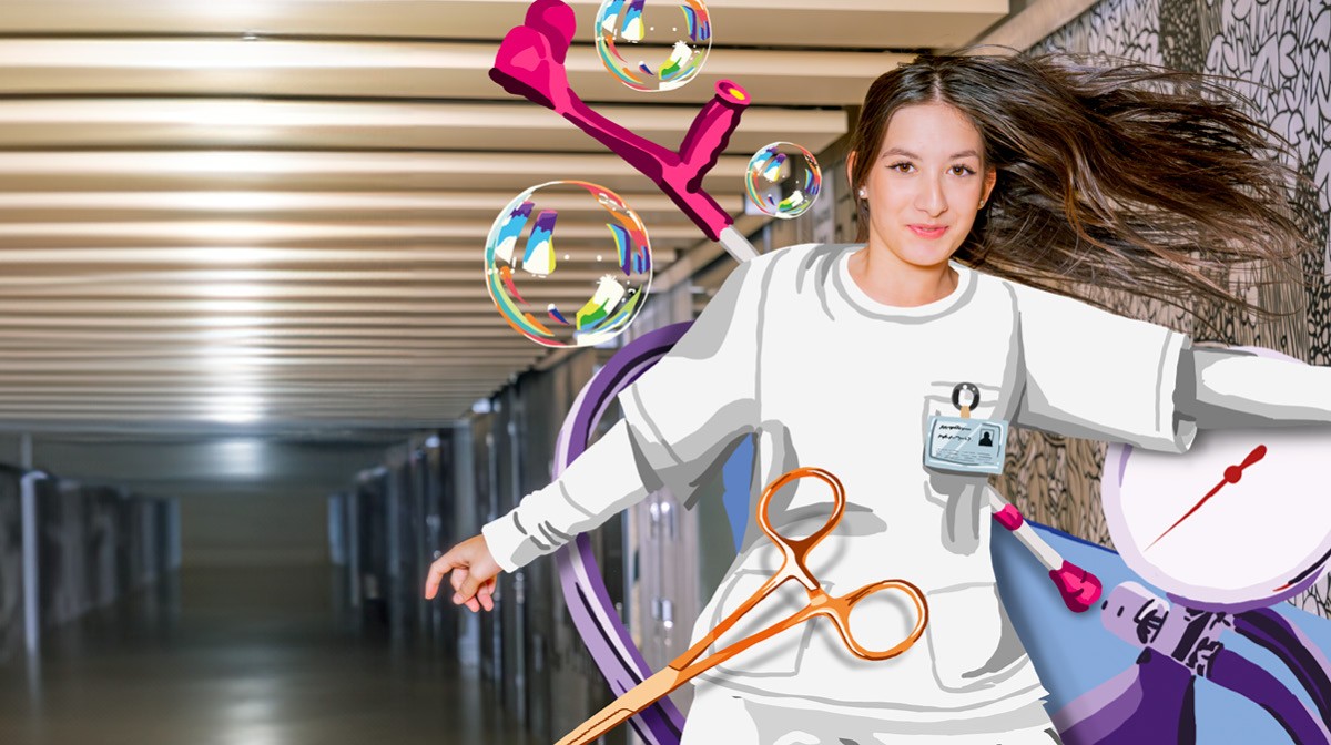 Hotelfachfrau springt in die Luft