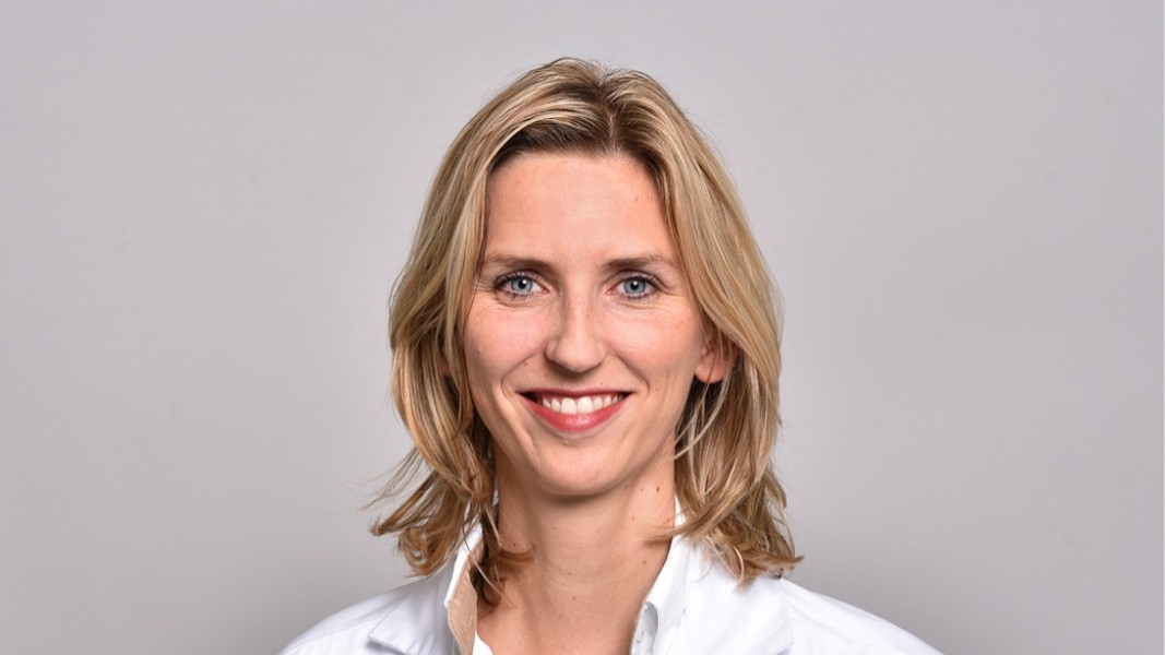 Annette Helmuth, Dr. med.