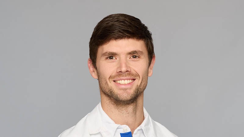 Gil Kollmann, Dr. med.