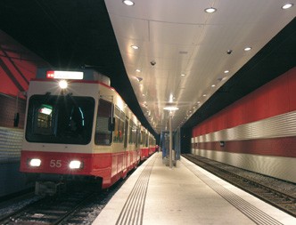 Forchbahn an der Haltestelle Maiacher