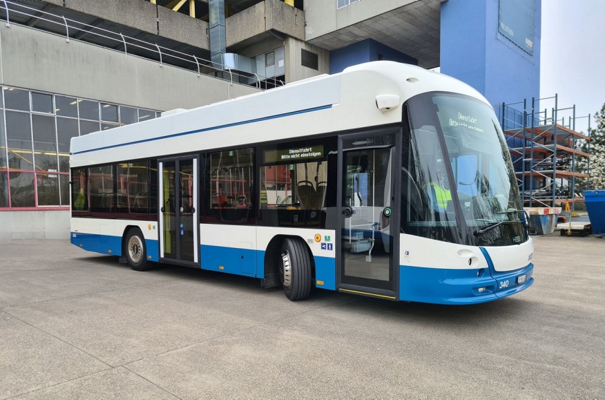 Hess Bus Lightram 10 plus