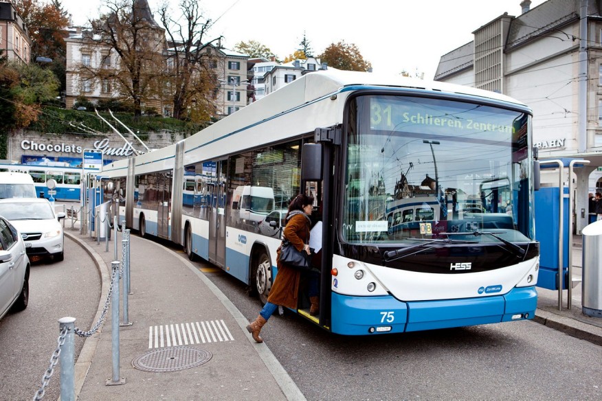Hess Doppelgelenk-Trolleybus