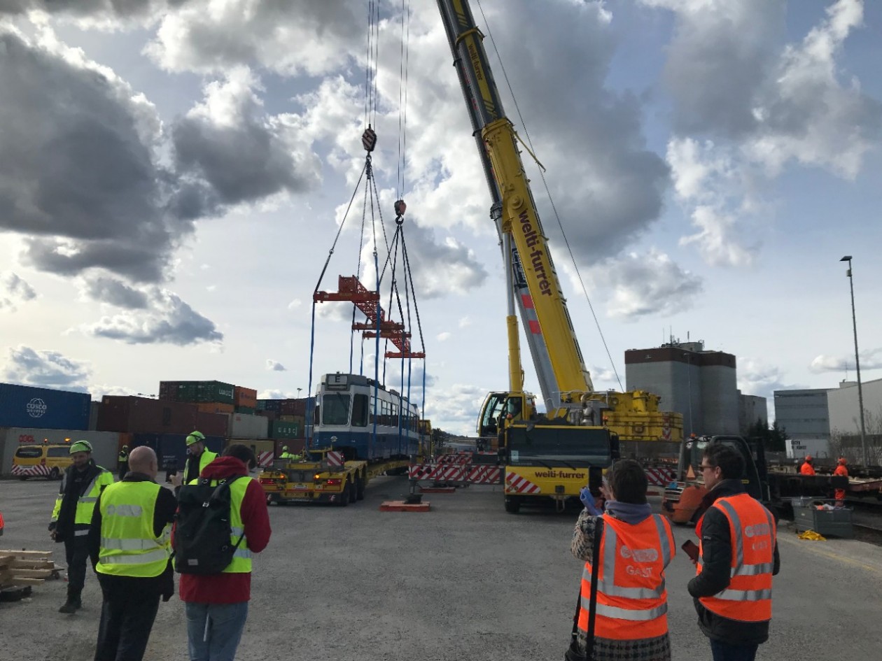 Tram 2000 wird aufgeladen
