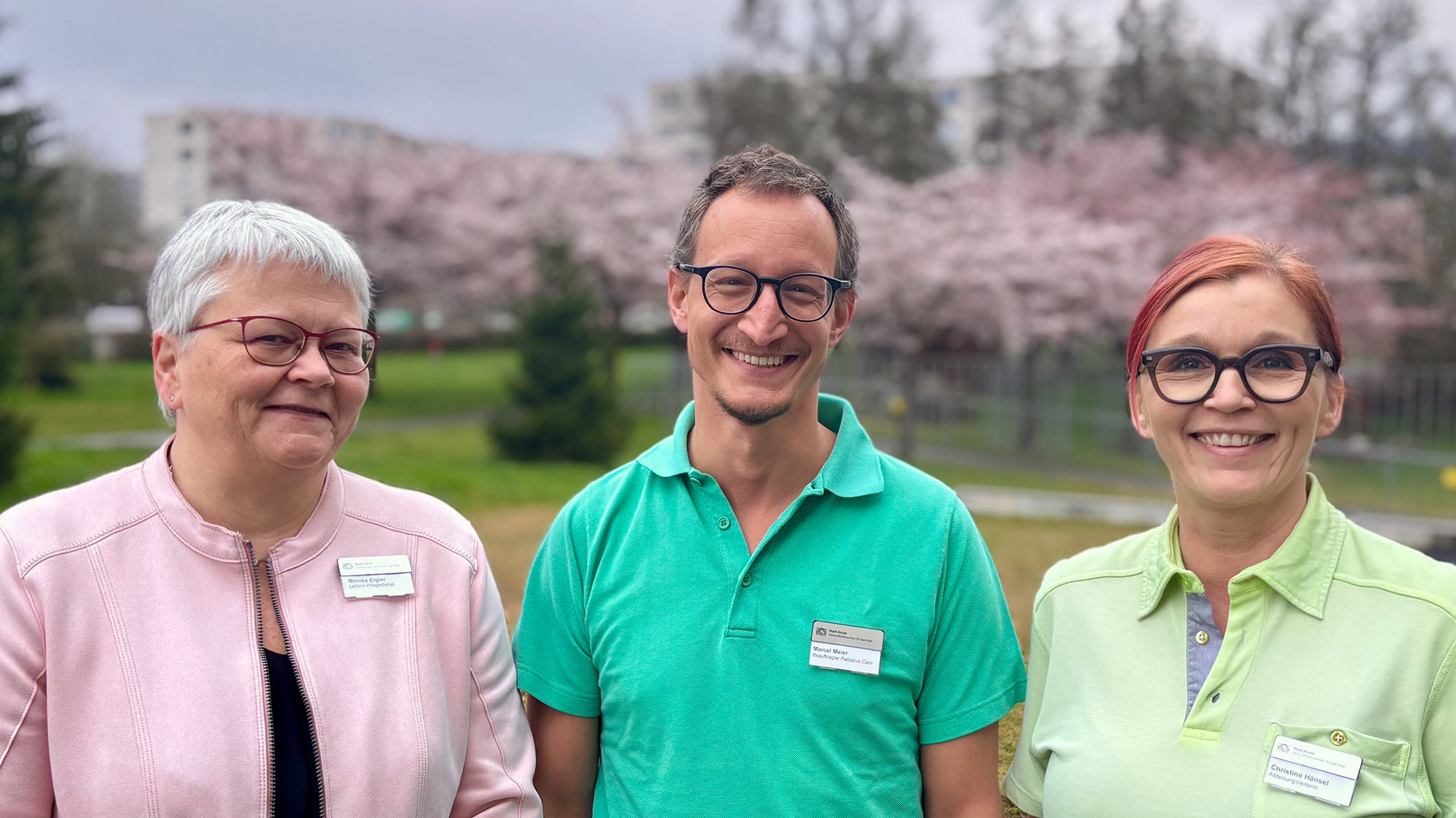 Monika v.l.n.r: Monika Eigler (Leiterin Pflegedienst), Marcel Meier (Beauftragter Palliative Care), Christine Hänsel (Leiterin spezialisierte Palliative-Care-Abteilung)ung (v. l. n. r.)