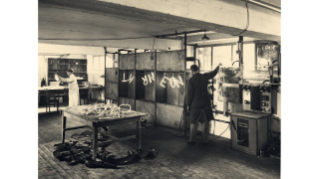 Um 1933, Produktionshalle der Rovo Neon AG an der Badenerstrasse 745 in Altstetten