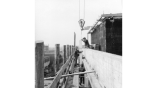 1957, Bau der Dachterrasse des Bürogebäudes II der Escher Wyss AG im Industriequartier