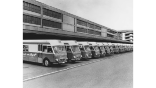 Um 1965, Migros-Verkaufswagen (Quelle: MGB-Archiv, MGB_Dok_Fo_001410)
