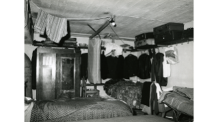 1975, Schlafplätze im sogenannten «Bunker», einer Luftschutzanlage der Hilfswerke von Pfarrer Sieber an der Stauffacherstrasse in Aussersihl