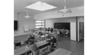Um 1965, Klassenzimmern im Schulhaus Riedhof in Höngg