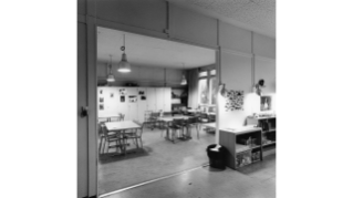 Klassenzimmer der Schulbaracke an der Hornbachstrasse