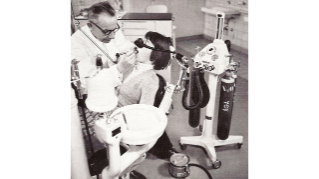Um 1960 Behandlung mit Lachgas