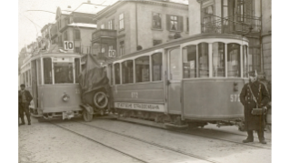 1925, eine ganz verzwickte Situation, eine Auto-Tram-Kollision in der Seefeldstrasse