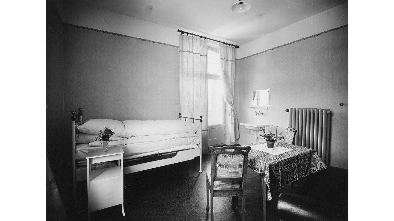 1912, Wöchnerinnenzimmer in der Klinik Bethanien in Hirslanden