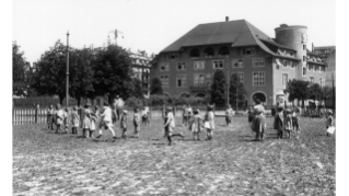 1925, Spielplatz auf dem Kanzlei-Areal