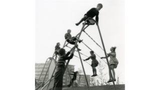 1955, Spielplatz Heiligfeld in Wiedikon