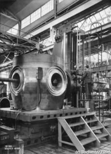 VII.419.:34.1.1.2.2.06.01. Bohr- und Fräswerk, Schaufelzapfenlöcher an Wasserturbinen-Nabe ausdrehen (1948)