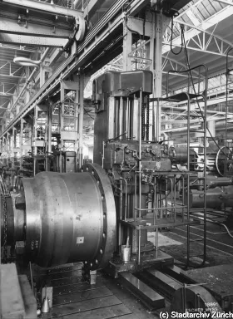 VII.419.:34.1.1.2.2.06.02. Bohr- und Fräswerk, Passlöcher ausdrehen an Wasserturbinen-Well mit Zylinder (1948)