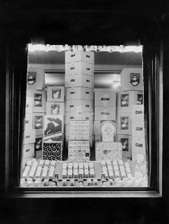 V.G.c.161.:5.9.10595. EWZ-Schaufenster im Verwaltungsgebäude am Beatenplatz. Leuchtmittel (1936.10.01-1936.10.09)