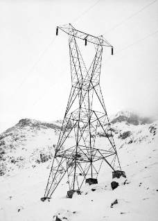 V.G.c.161.:5.7.3.10527. KWB-Leitung Cavaglia-Tiefencastel, Tragmast (150-kV-Jochmast, System SAE) der Kraftwerke Brusio, südlich der Julier-Passhöhe Richtung Silvaplana (1947.12)