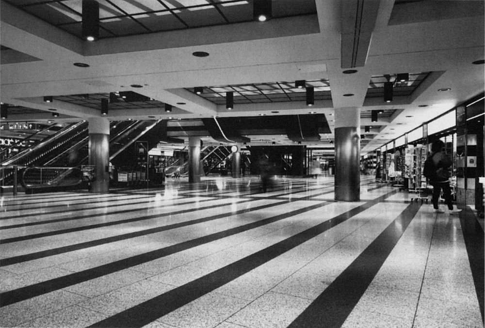 s-bahnhof-museumstrasse-und-unterirdische-ladenpassage