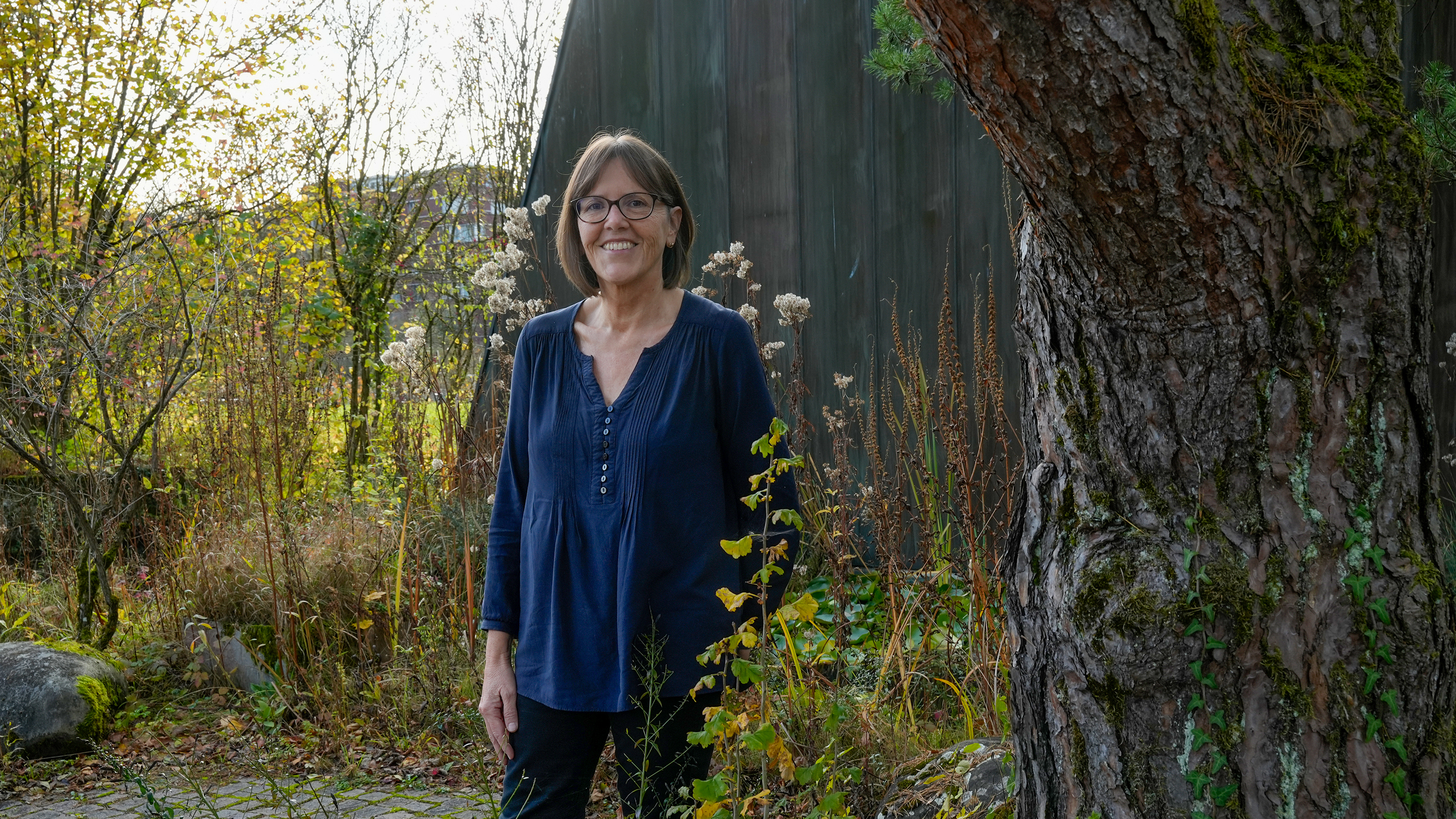 sachbearbeiterin-friedhofsbuero-christine-titelbild-heller