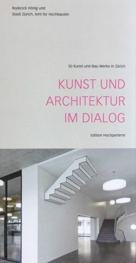 Buchcover mit Werk «Das Haus im Haus» von Zilla Leutenegger und Titel Kunst und Architektur im Dialog