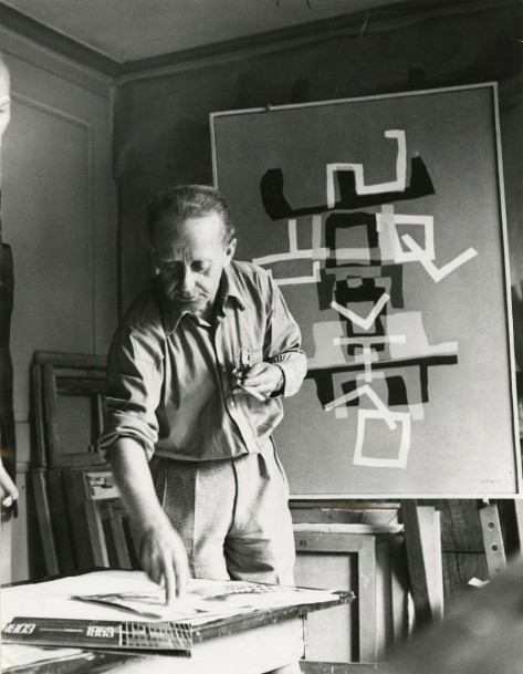 Leo Leuppi im Atelier, Mühlebachstrasse 6, Zürich, 1959. Foto Theo Frey / Fotostiftung Schweiz.