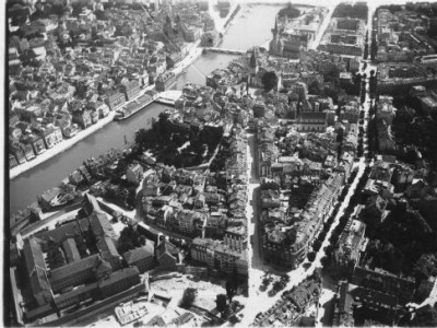 Altstadt links der Limmat mit Bahnhofstrasse und Rennweg von Spelterini 1900