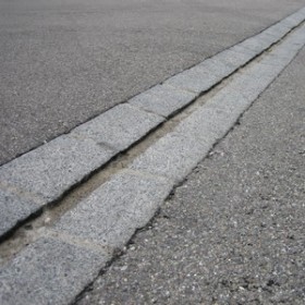 Schalenstein schräg mit Anschlag