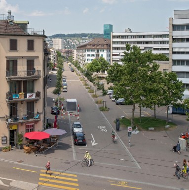 Sihlfeldstrasse (Fotografin: Juliet Haller) Sihlfeldstrasse (Fotografin: Juliet Haller)