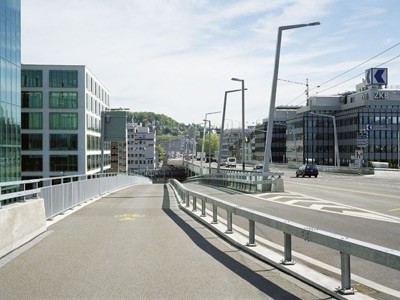 Hardbrücke. Brücke über Limmat und Gleisfeld. (Fotografin: Andrea Helbling) Hardbrücke. Brücke über Limmat und Gleisfeld. (Fotografin: Andrea Helbling)