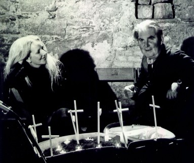 Erica Hänssler im Gespräch mit Zbigniew Stok nach der Aufführung «Die Rättin» (1986) 