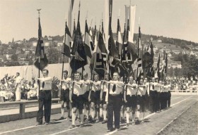 Sportfest der Reichsdeutschen der "Deutsche Kolonie in der Schweiz" auf dem Letzigrund 1941 (Foto: Stadtpolizei Zürich)