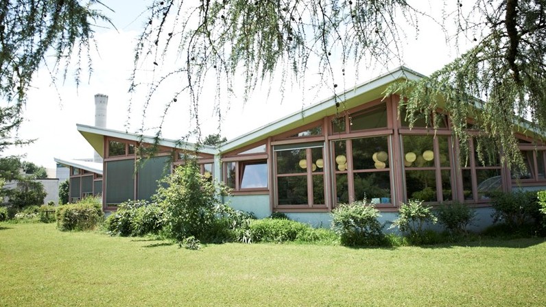 Schulgebäude Auzelg, Opfikonstrasse 151