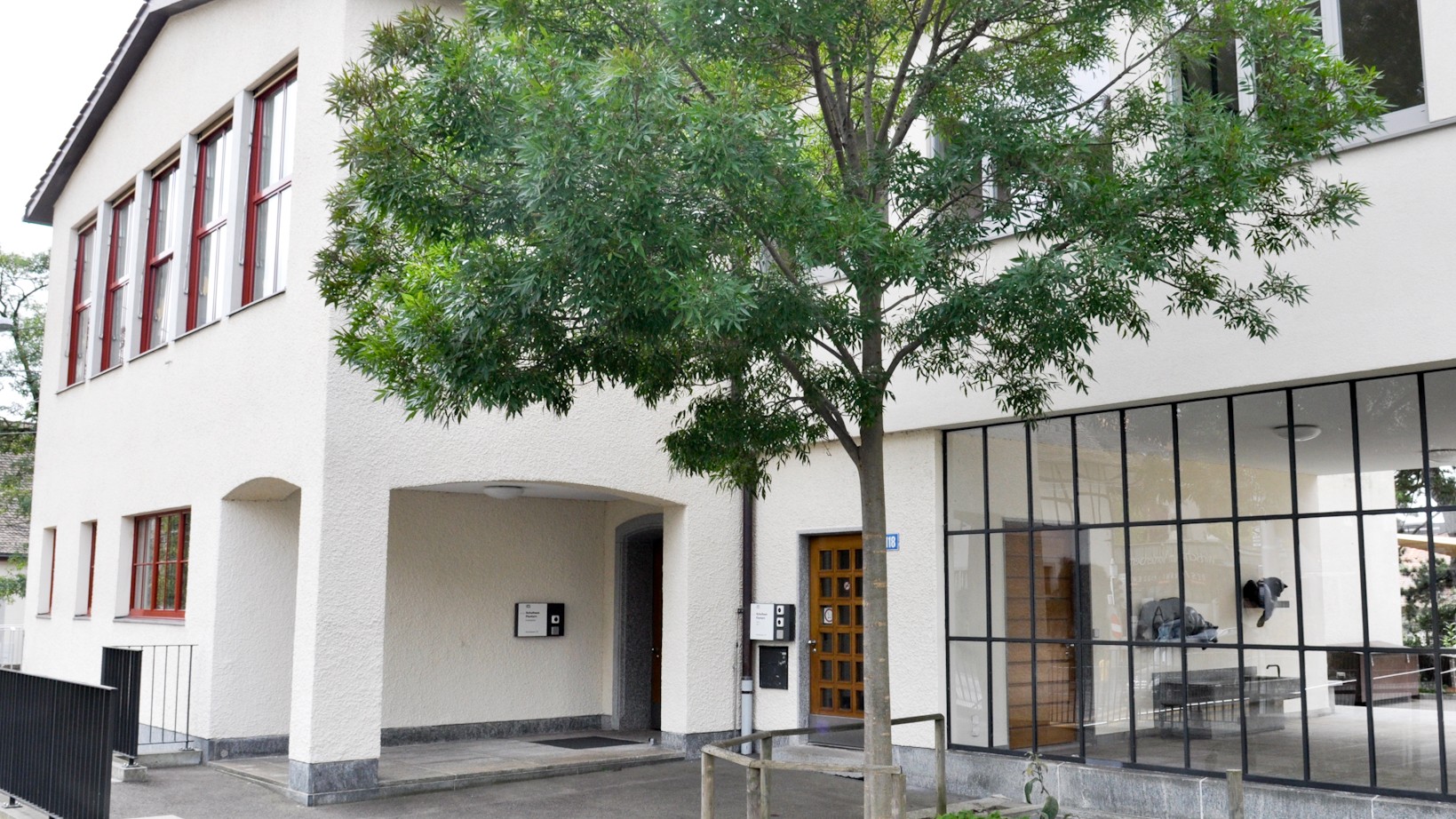 Vorderansicht Schulhaus Fluntern Vorderansicht Schulhaus Fluntern