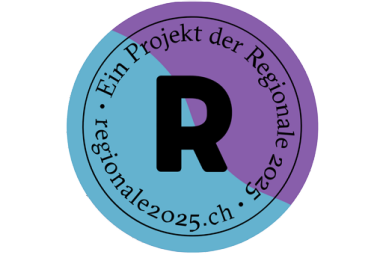Das Bild zeigt das runde Label der Regionale 25. Schwarze Schrift auf blauem und lilafarbenen Hintergrund. 